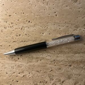 *like new* beautiful swarovski crystalline ballpoint pen - black